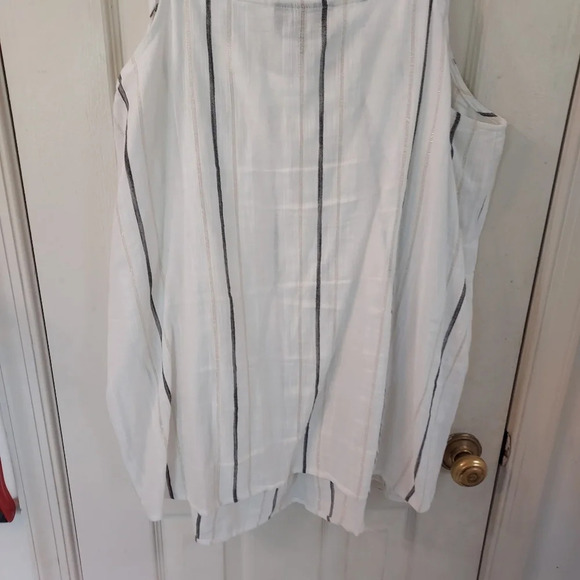 Lane Bryant Black, Gold and Cream Spaghetti Strip Striped Blouse in Size 22 - Picture 7 of 10